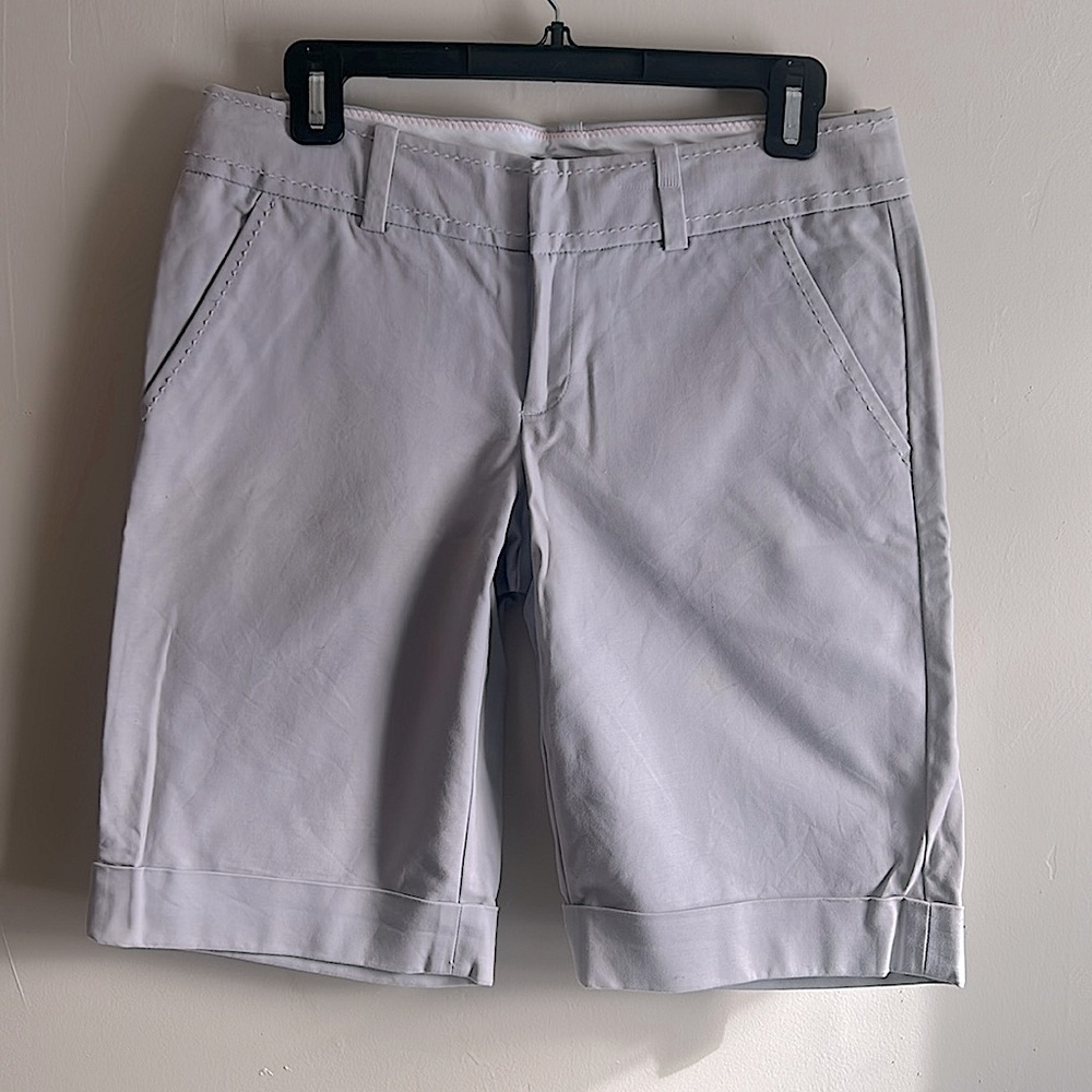 Banana Republic Factory gray cuffed shorts. Size 4